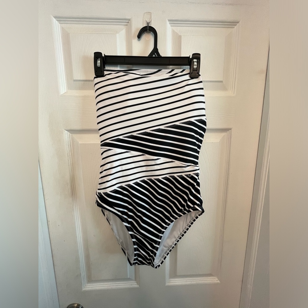 Anne Cole Signature series bandeau one piece swimsuit